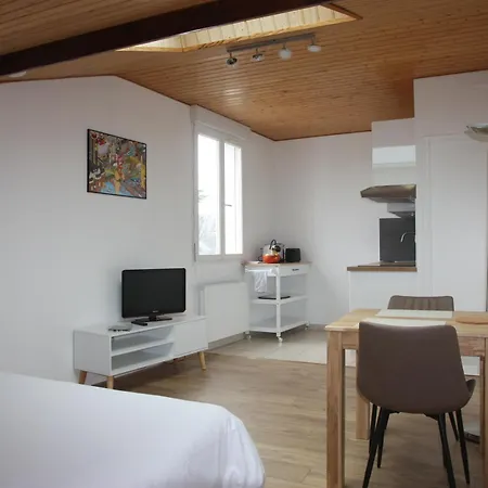 Resid'Spa Loire & Sevre - Appartement Reze Exterior photo